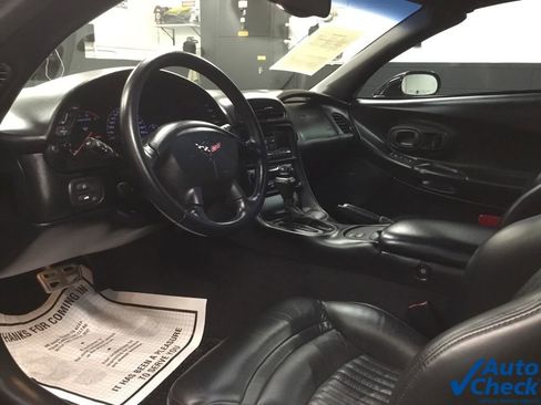 Used 2002 Chevrolet Corvette Coupe w/ Preferred Equipment Group2 image 18