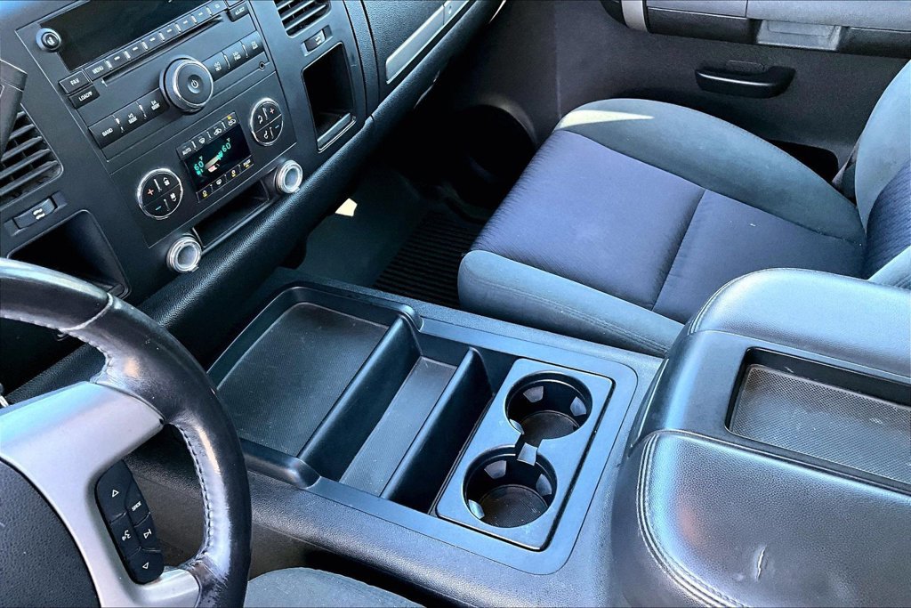 Used 2007 Chevrolet Silverado 2500 LT w/ 2LT Audio Package RWD image 11