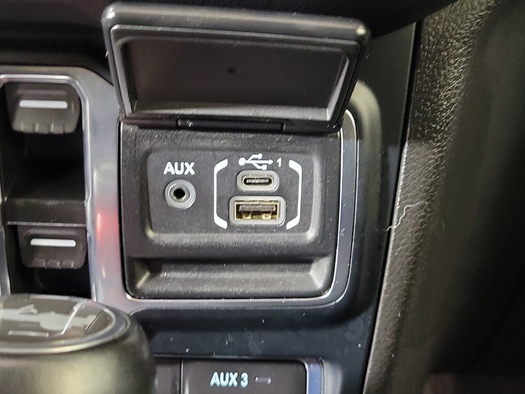 Used 2024 Jeep Wrangler Unlimited Rubicon AWD/4WD image 22
