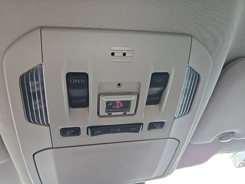 Used 2021 Toyota Highlander XLE image 72