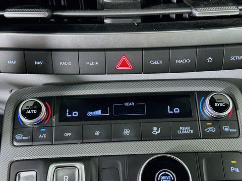 Used 2025 Hyundai Palisade SEL FWD image 24