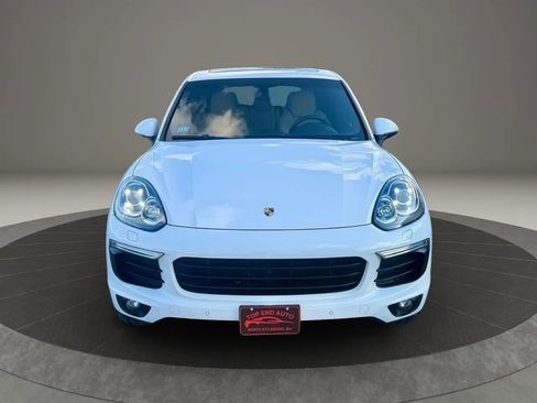 Used 2018 Porsche Cayenne Platinum Edition image 2