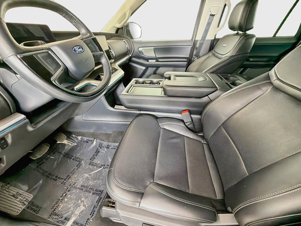 Used 2025 Ford Expedition Platinum AWD/4WD image 28