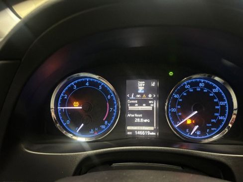 Used 2019 Toyota Corolla SE image 17