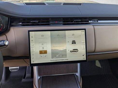 Certified 2025 Land Rover Range Rover SE AWD/4WD image 13
