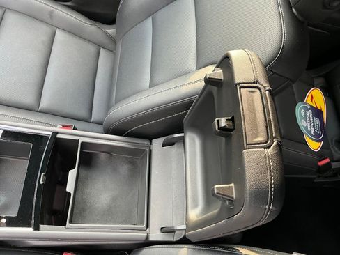 Used 2025 Chevrolet Traverse LT w/ Enhanced Driving Package FWD image 22