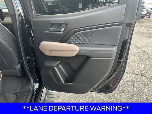 Used 2024 GMC Canyon Denali AWD/4WD image 16
