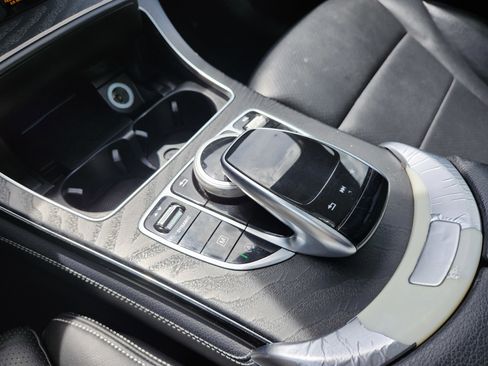 Used 2018 Mercedes-Benz GLC 300 4MATIC w/ Multimedia Package image 9