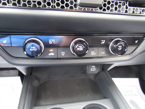 Used 2024 Honda HR-V Sport image 17