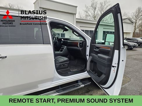 Used 2025 GMC Sierra 2500 Denali w/ Denali Reserve Package image 12