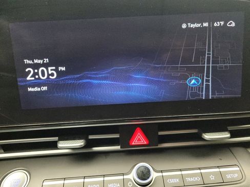Used 2023 Hyundai Elantra SEL w/ Convenience Package FWD image 25
