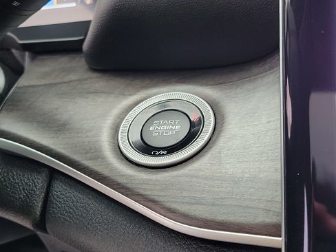 Used 2024 Jeep Grand Cherokee Limited image 28