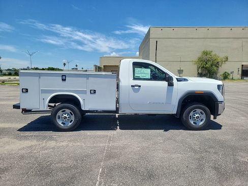 New 2025 GMC Sierra 2500 Pro w/ Convenience Package image 4