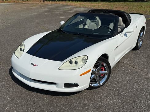 Used 2013 Chevrolet Corvette Coupe w/ 3LT Preferred Equipment Group RWD image 10