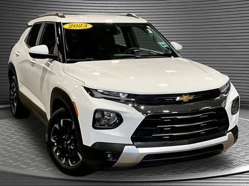 Used 2023 Chevrolet TrailBlazer LT FWD image 3