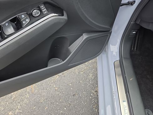 New 2025 Nissan Altima 2.5 SR image 31