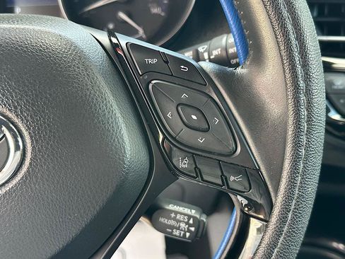 Certified 2022 Toyota C-HR XLE FWD image 21