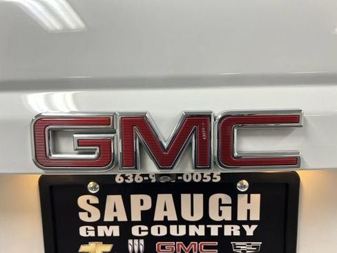 Certified 2017 GMC Yukon SLT w/ Premium Edition AWD/4WD image 32