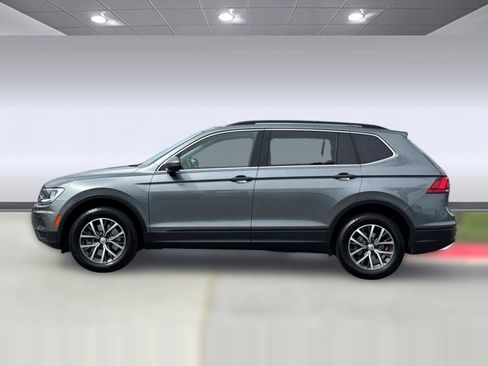 Used 2019 Volkswagen Tiguan SE FWD image 2