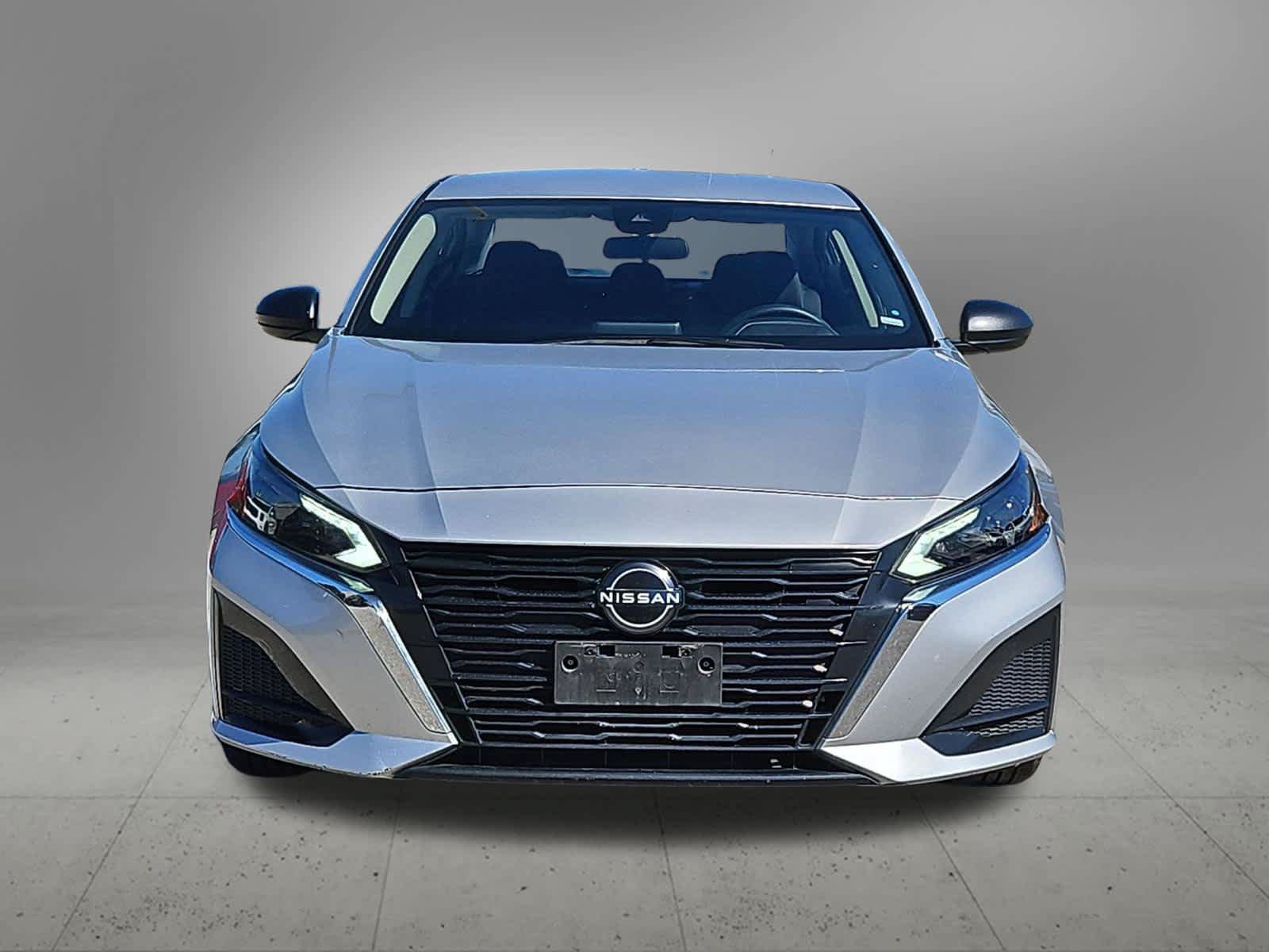 Used 2024 Nissan Altima 2.5 SV FWD image 9