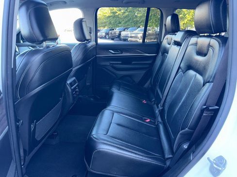 Used 2024 Jeep Grand Cherokee Limited image 30