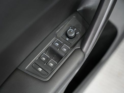 Used 2021 Volkswagen Tiguan SE w/ Panoramic Sunroof Package AWD/4WD image 47