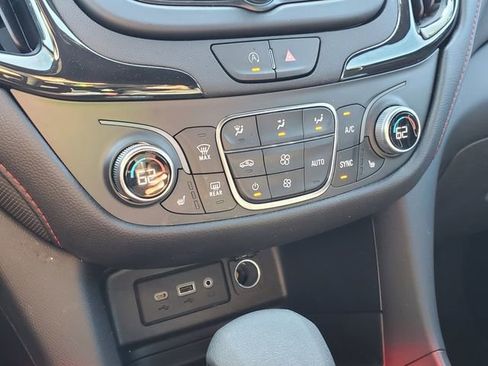 Certified 2022 Chevrolet Equinox RS w/ LPO, Floor Liner Package FWD image 33