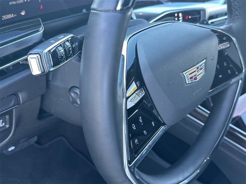 Certified 2025 Cadillac Escalade Premium Luxury image 17