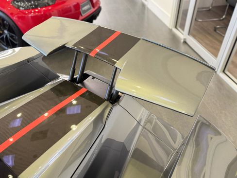 Used 2019 Ford GT Carbon Series image 16