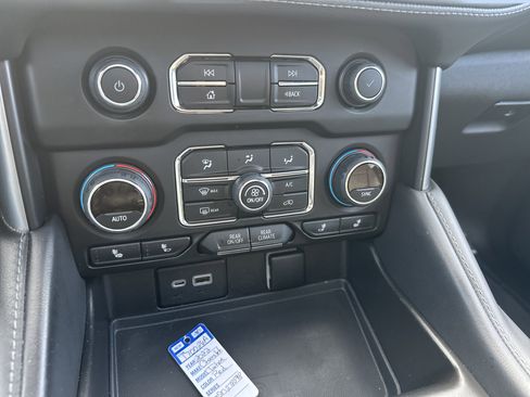 Used 2022 Chevrolet Tahoe LT w/ LT Signature Package image 16