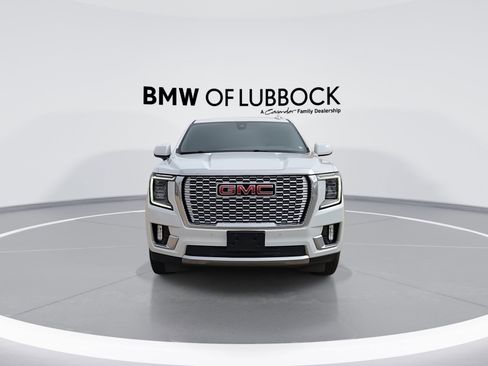 Used 2021 GMC Yukon Denali w/ Advanced Technology Package AWD/4WD image 3