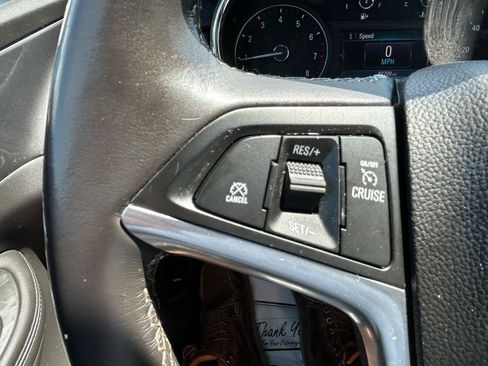 Used 2021 Buick Encore Preferred AWD/4WD image 18