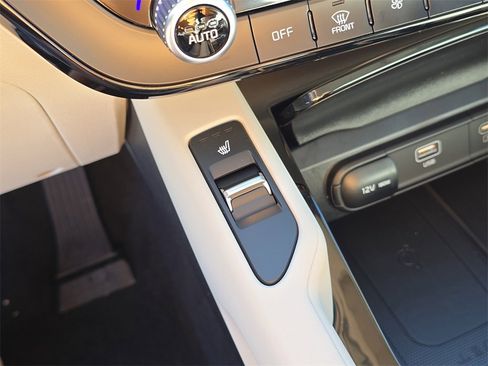 New 2025 Kia Telluride S image 30