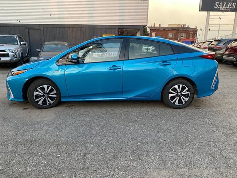 Used 2017 Toyota Prius Prime Plus FWD image 15