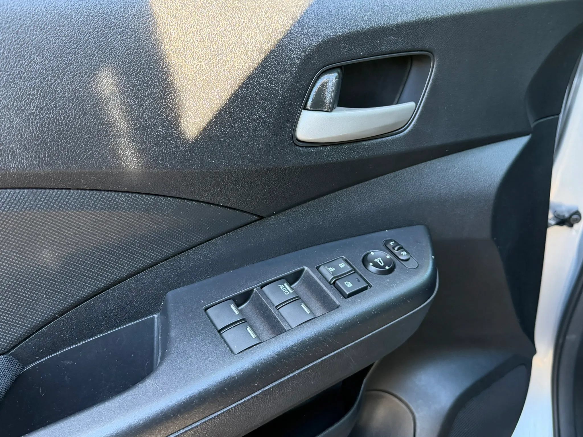 Used 2016 Honda CR-V LX image 15