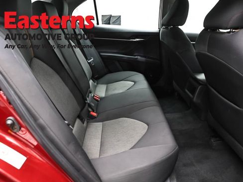 Used 2019 Toyota Camry LE FWD image 21
