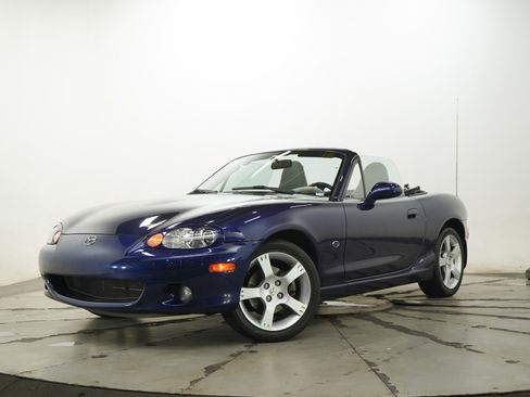 Used 2003 MAZDA MX-5 Miata Shinsen RWD image 23