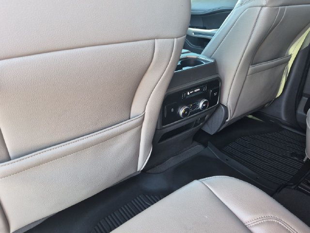 Used 2020 Ford Expedition XLT w/ Equipment Group 202A AWD/4WD image 15