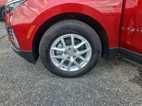 Used 2024 Chevrolet Equinox LT FWD image 27