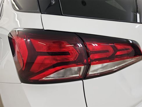 Certified 2023 Chevrolet Equinox LT image 42