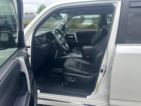 Used 2022 Toyota 4Runner Limited AWD/4WD image 12