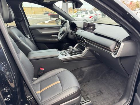 Used 2025 MAZDA CX-70 3.3 Turbo S w/ Premium Package image 32