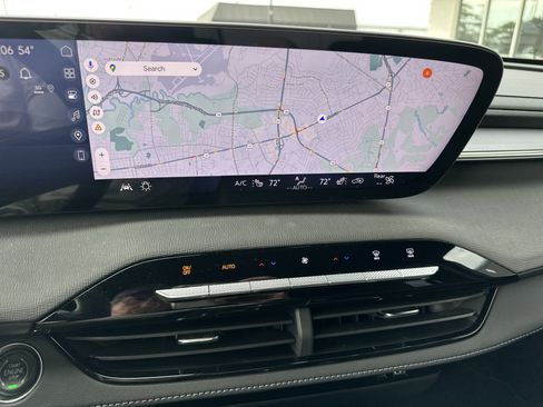 Used 2025 Buick Enclave Sport Touring w/ Super Cruise Package image 17