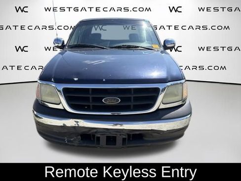 Used 2002 Ford F150 Lariat RWD image 2