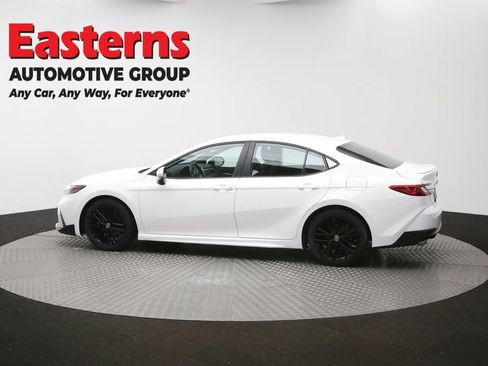 Used 2025 Toyota Camry SE FWD image 60