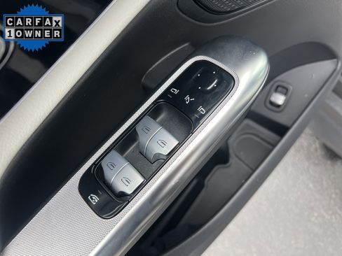 Used 2025 Mercedes-Benz GLC 300 image 15