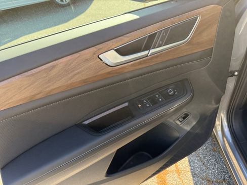 New 2026 Volkswagen Atlas SE image 32