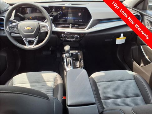 New 2025 Chevrolet Trax LT w/ Driver Confidence Package image 12