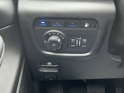 Used 2022 Jeep Grand Cherokee Limited 4xe image 42