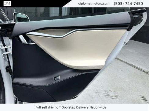 Used 2020 Tesla Model S Long Range Plus image 25